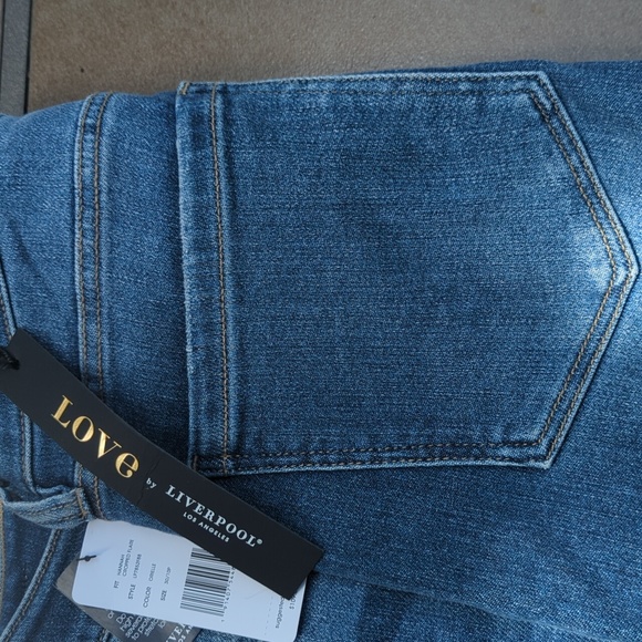Liverpool Los Angeles Crop Flare NWT - Picture 4 of 4